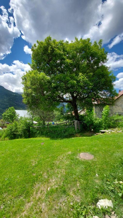 Chalet Serre Cambeou Piscine&Spa Saint-Chaffrey Esterno foto