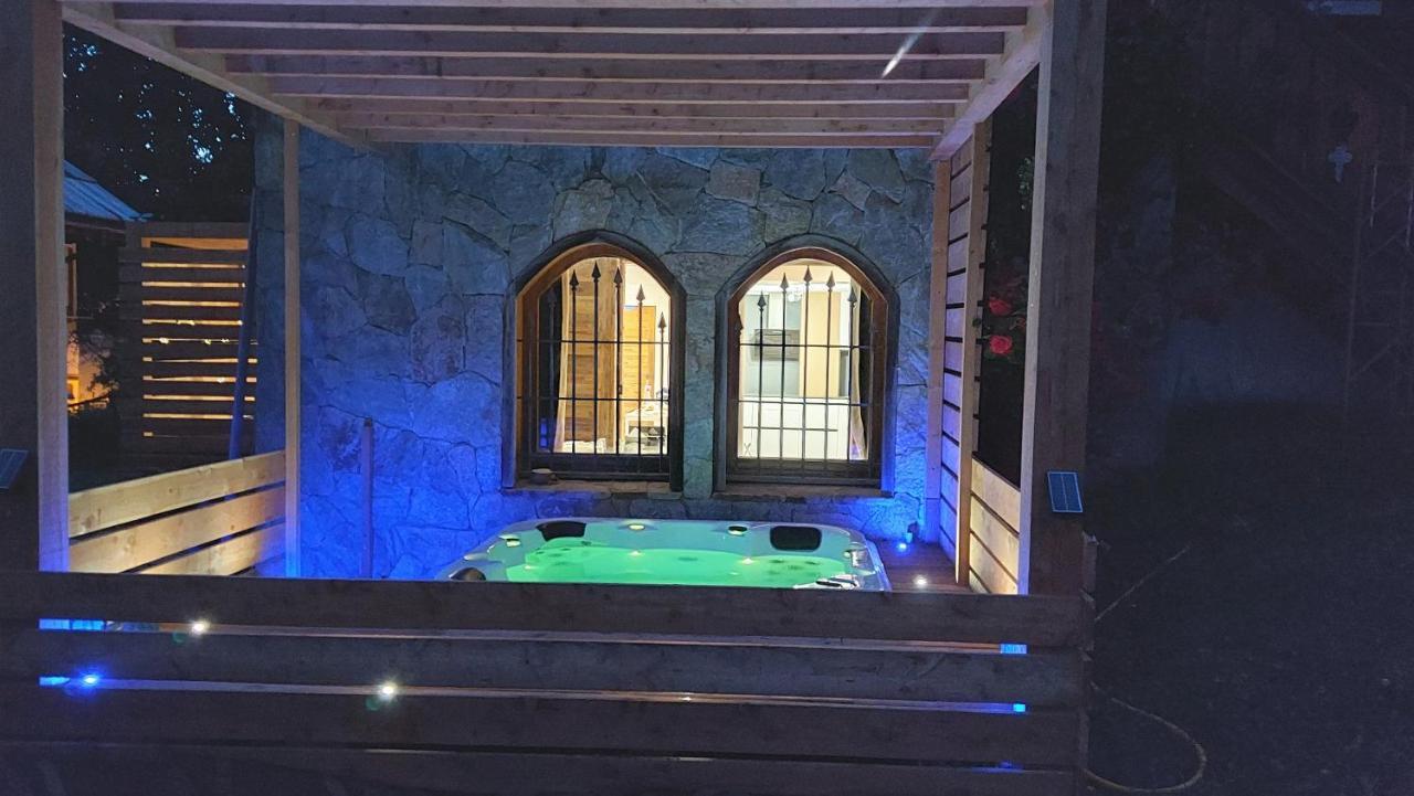Chalet Serre Cambeou Piscine&Spa Saint-Chaffrey Esterno foto