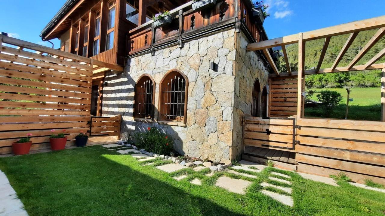 Chalet Serre Cambeou Piscine&Spa Saint-Chaffrey Esterno foto