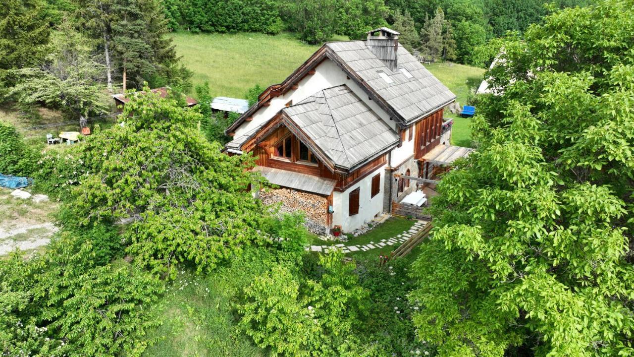 Chalet Serre Cambeou Piscine&Spa Saint-Chaffrey Esterno foto