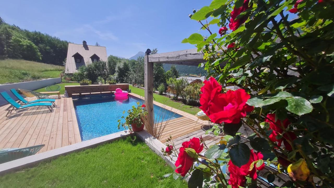 Chalet Serre Cambeou Piscine&Spa Saint-Chaffrey Esterno foto
