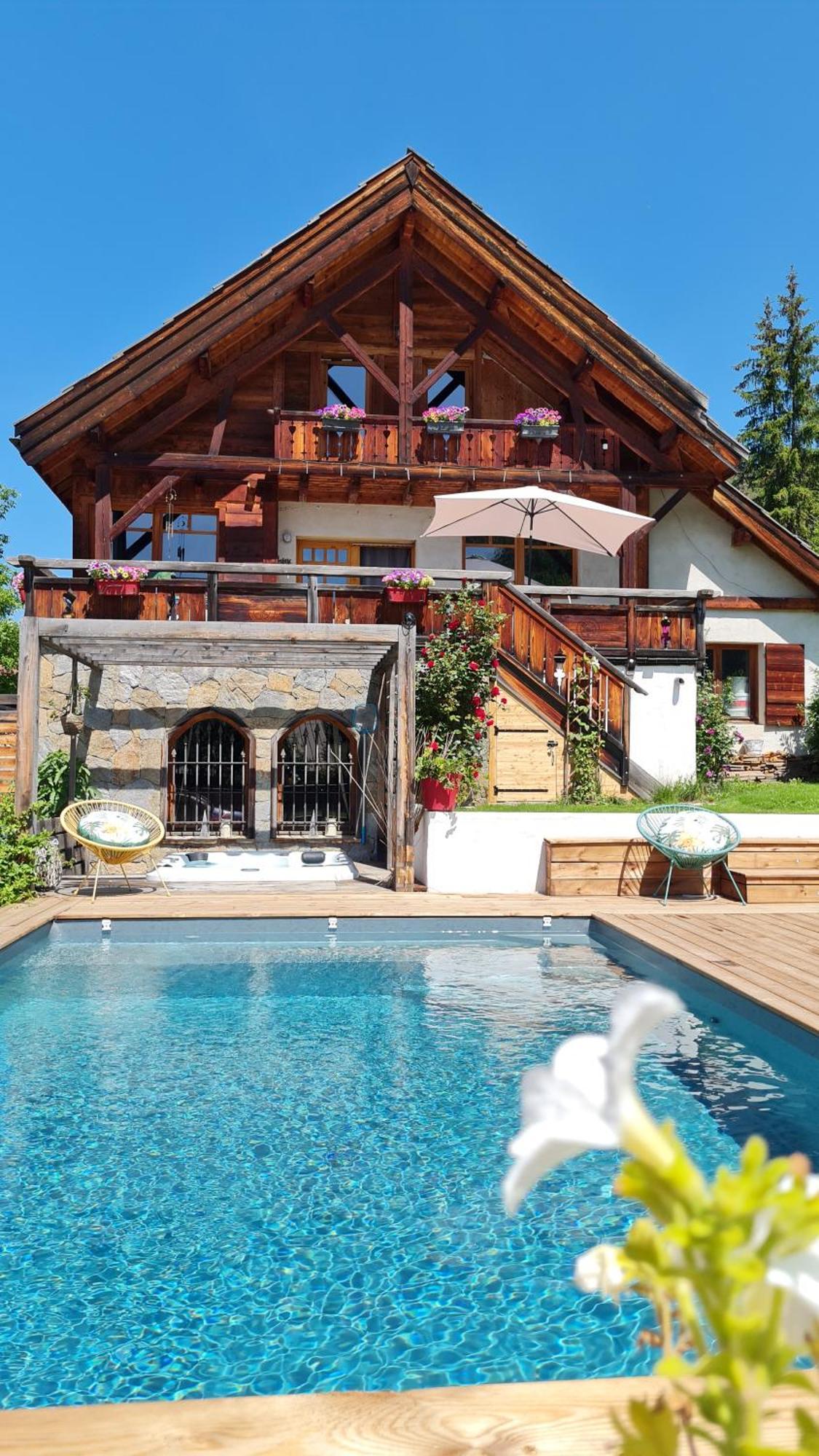 Chalet Serre Cambeou Piscine&Spa Saint-Chaffrey Esterno foto